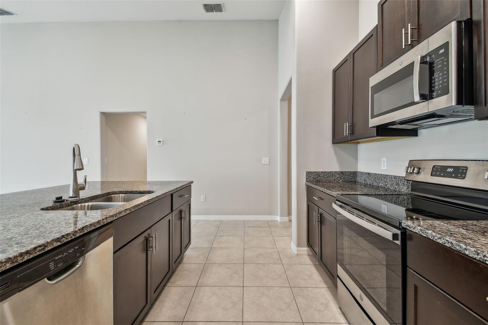 VENTANA GRVS PH 3 & CONE GROVE R - Residential Lease