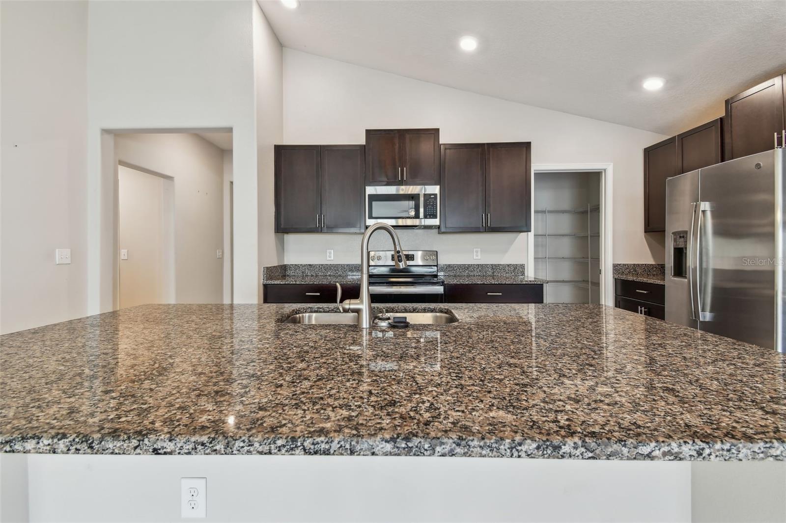 VENTANA GRVS PH 3 & CONE GROVE R - Residential Lease