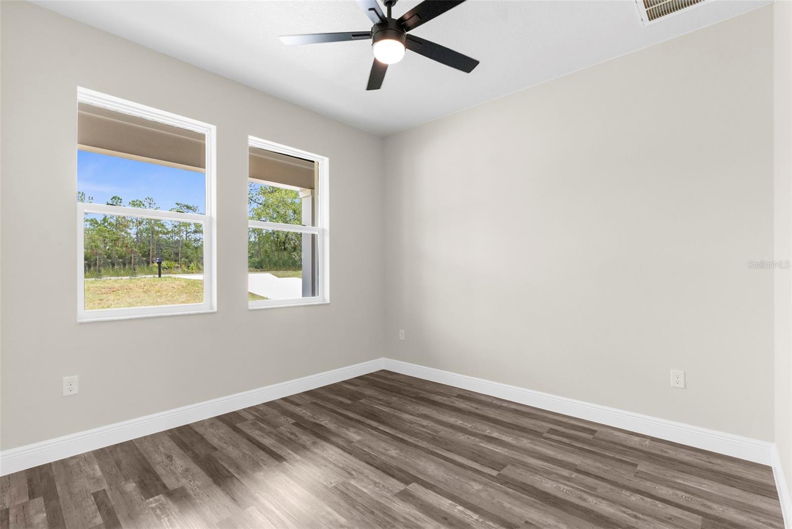 ROYAL HIGHLANDS - Residential