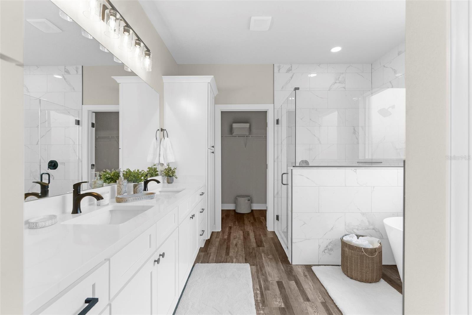 ROYAL HIGHLANDS - Residential