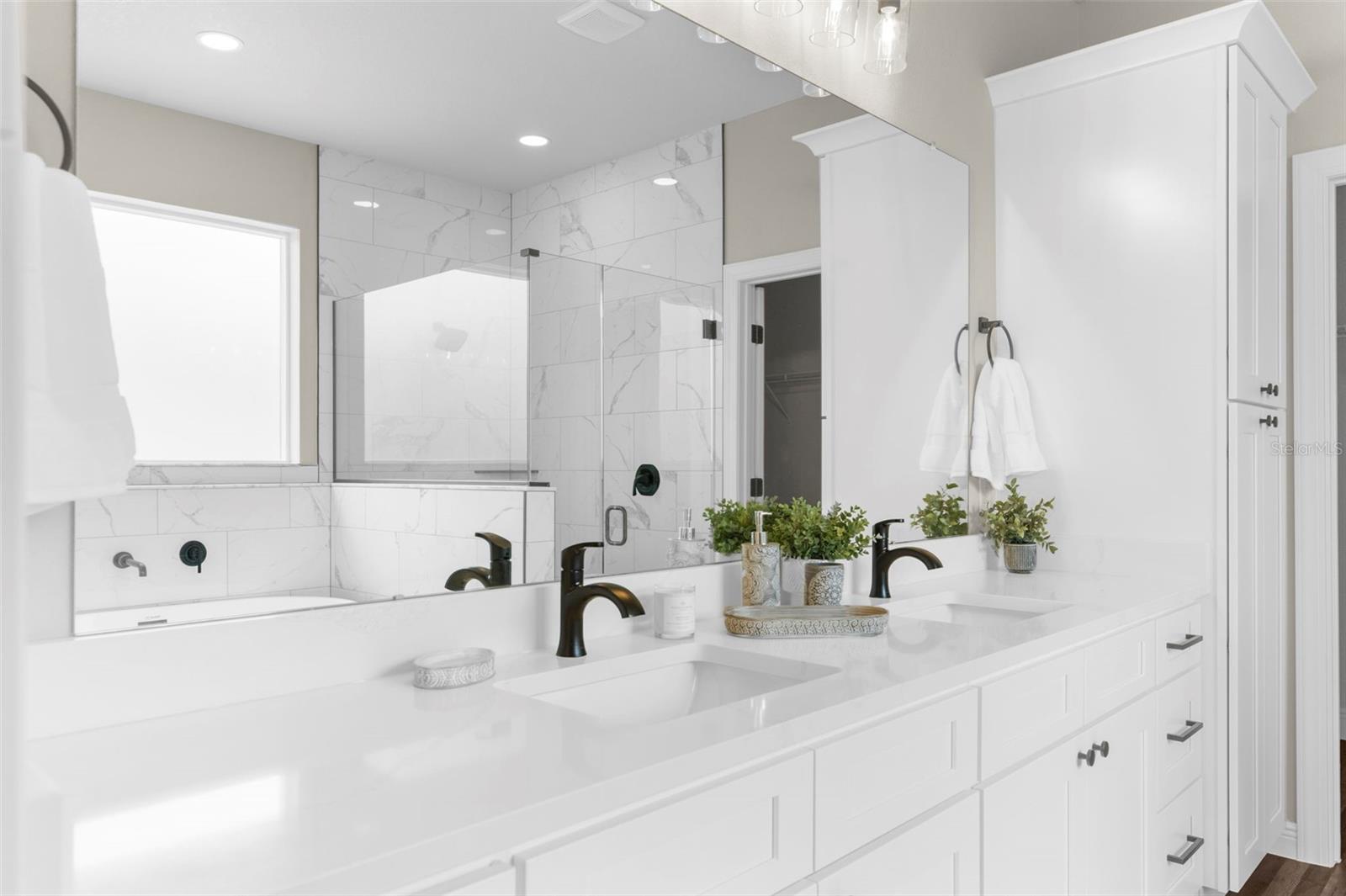 ROYAL HIGHLANDS - Residential