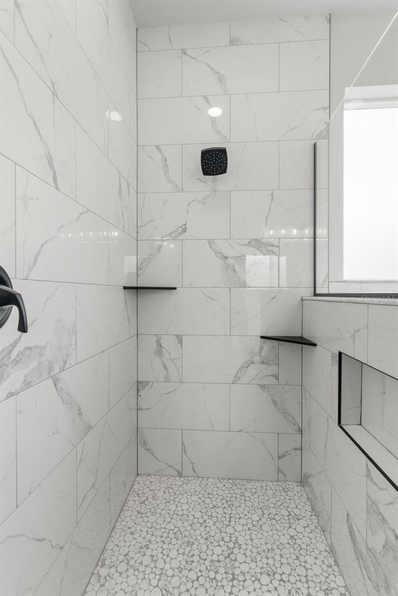 ROYAL HIGHLANDS - Residential