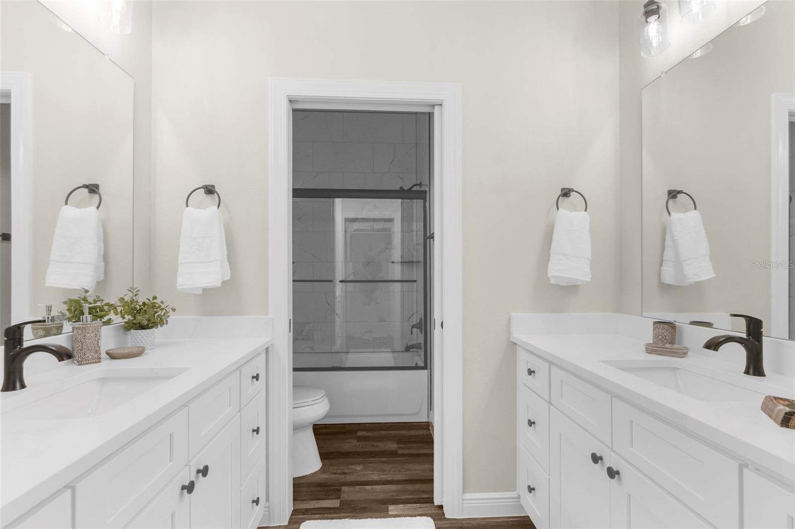 ROYAL HIGHLANDS - Residential