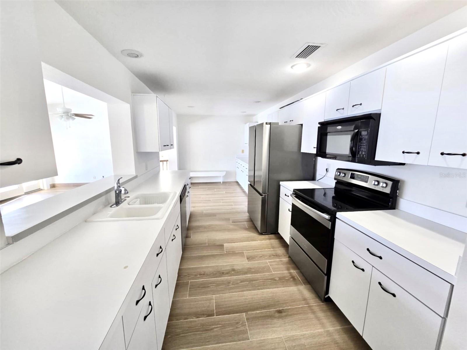 HARBOR BLUFFS SEC 5 - Residential Lease