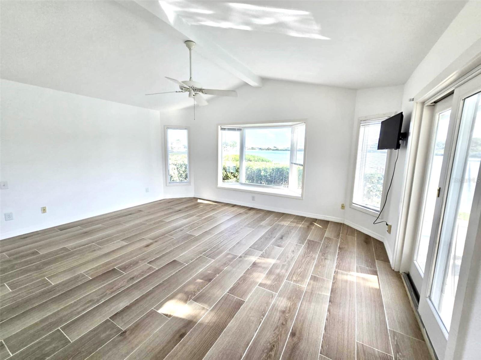 HARBOR BLUFFS SEC 5 - Residential Lease