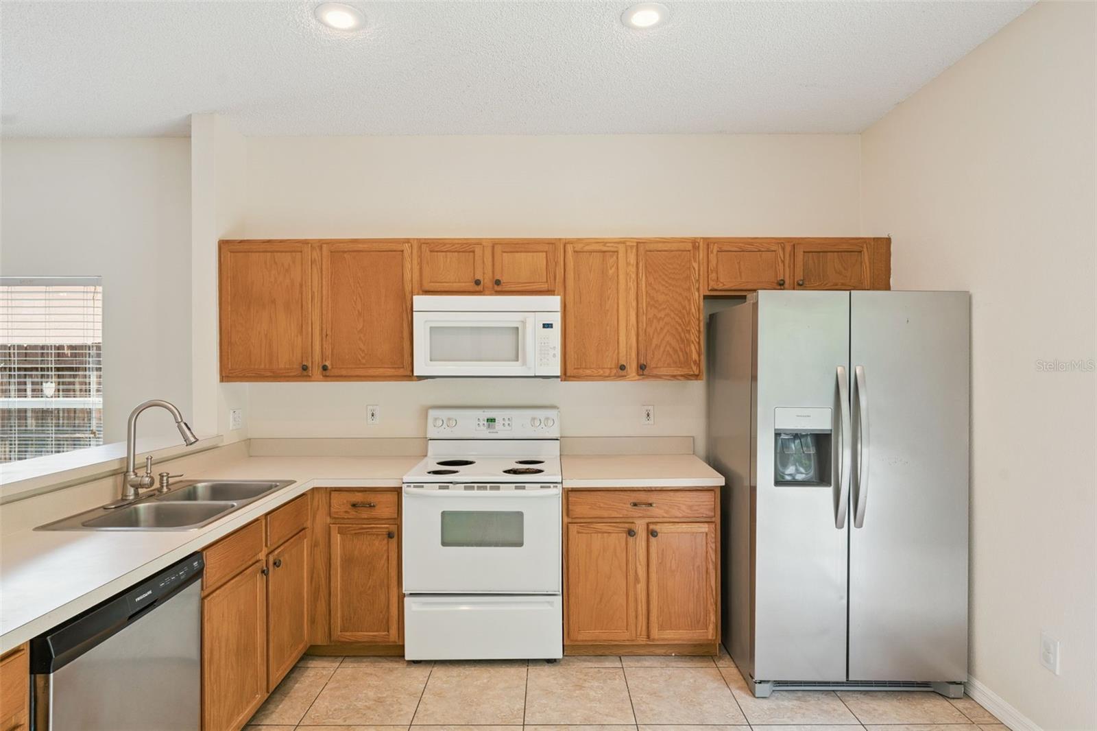 WATERSIDE ESTATES - Residential