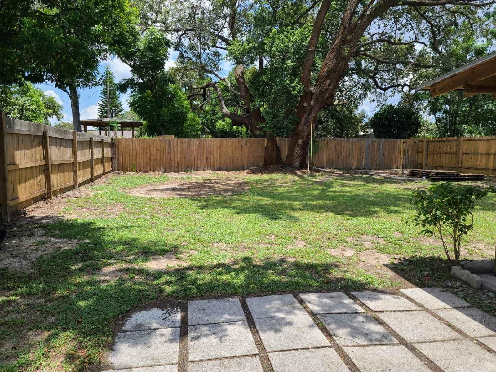 CLERMONT WOODLAWN - Residential Lease