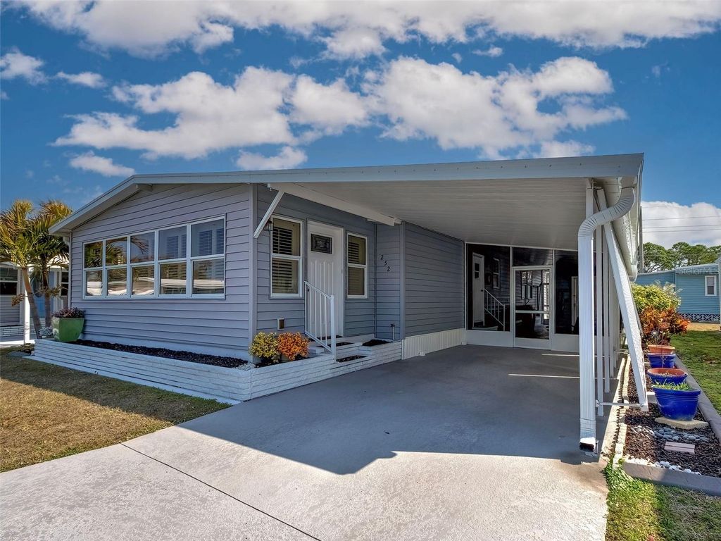 Photo of 252 Sun Air Circle, Osprey, FL 34229 (MLS # A4683143)