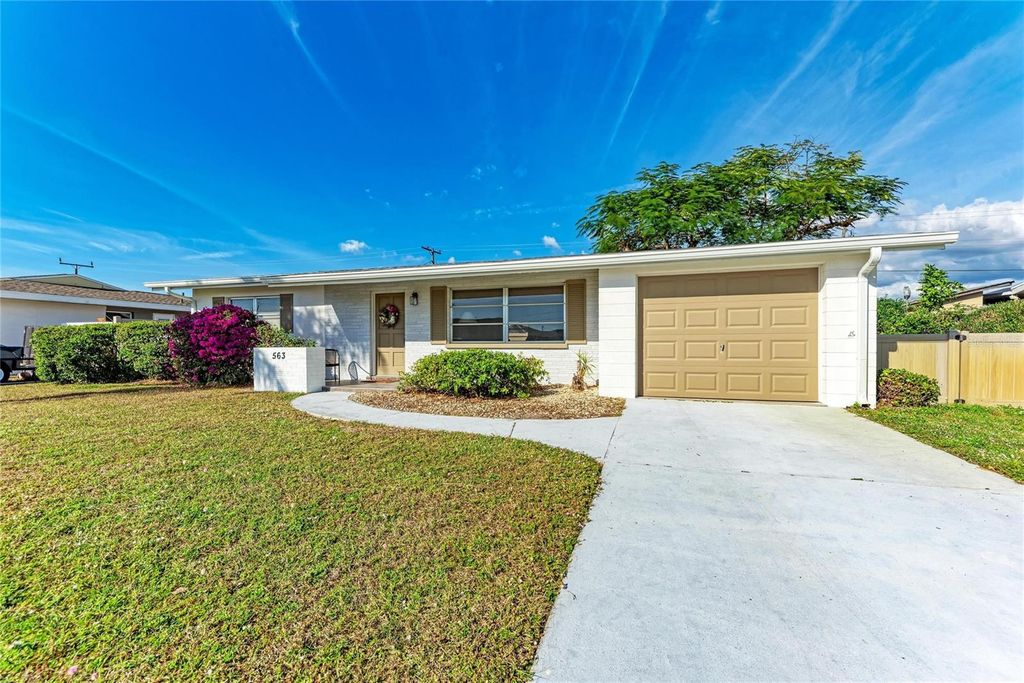 Photo of 563 Oxford Drive, Venice, FL 34293 (MLS # A4677686)