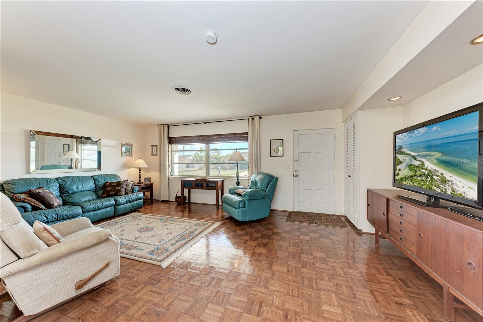 VENICE GARDENS - Residential