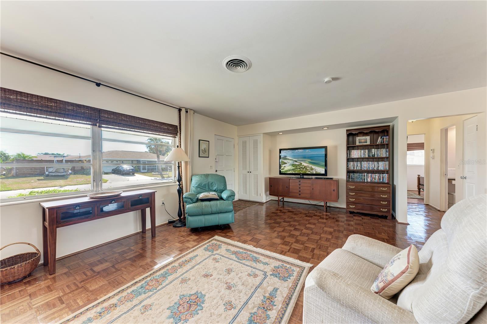 VENICE GARDENS - Residential