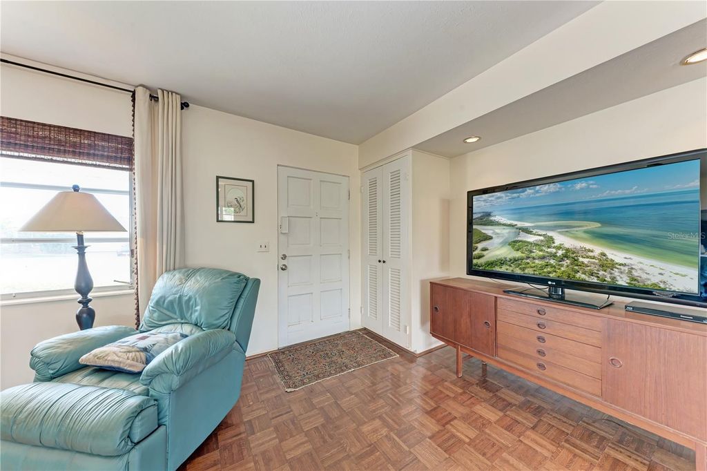 Photo of 563 Oxford Drive, Venice, FL 34293 (MLS # A4677686)