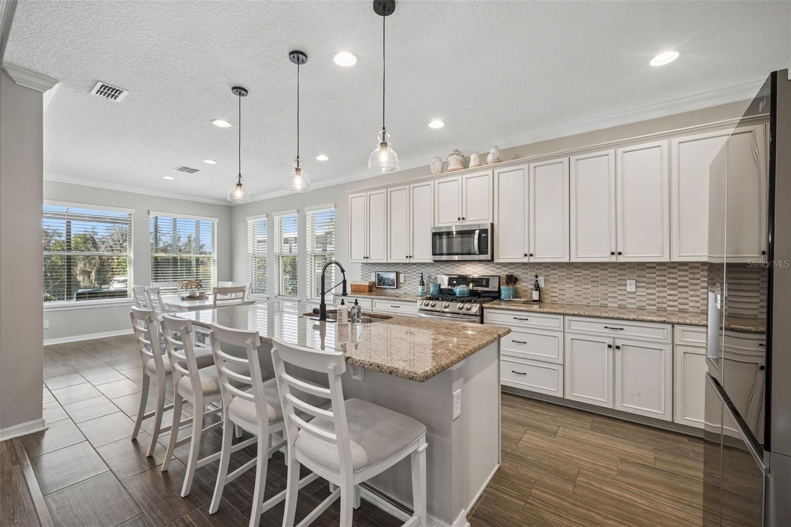 WATERSIDE/JOHNS LK-PH 2B - Residential