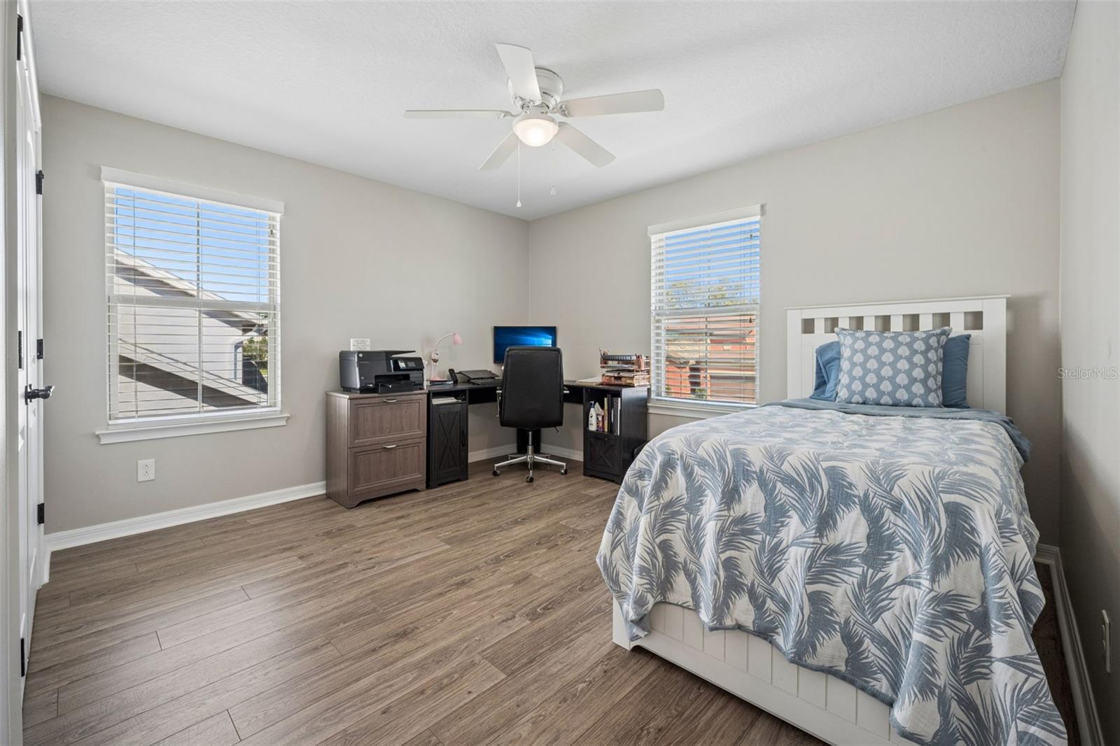 WATERSIDE/JOHNS LK-PH 2B - Residential