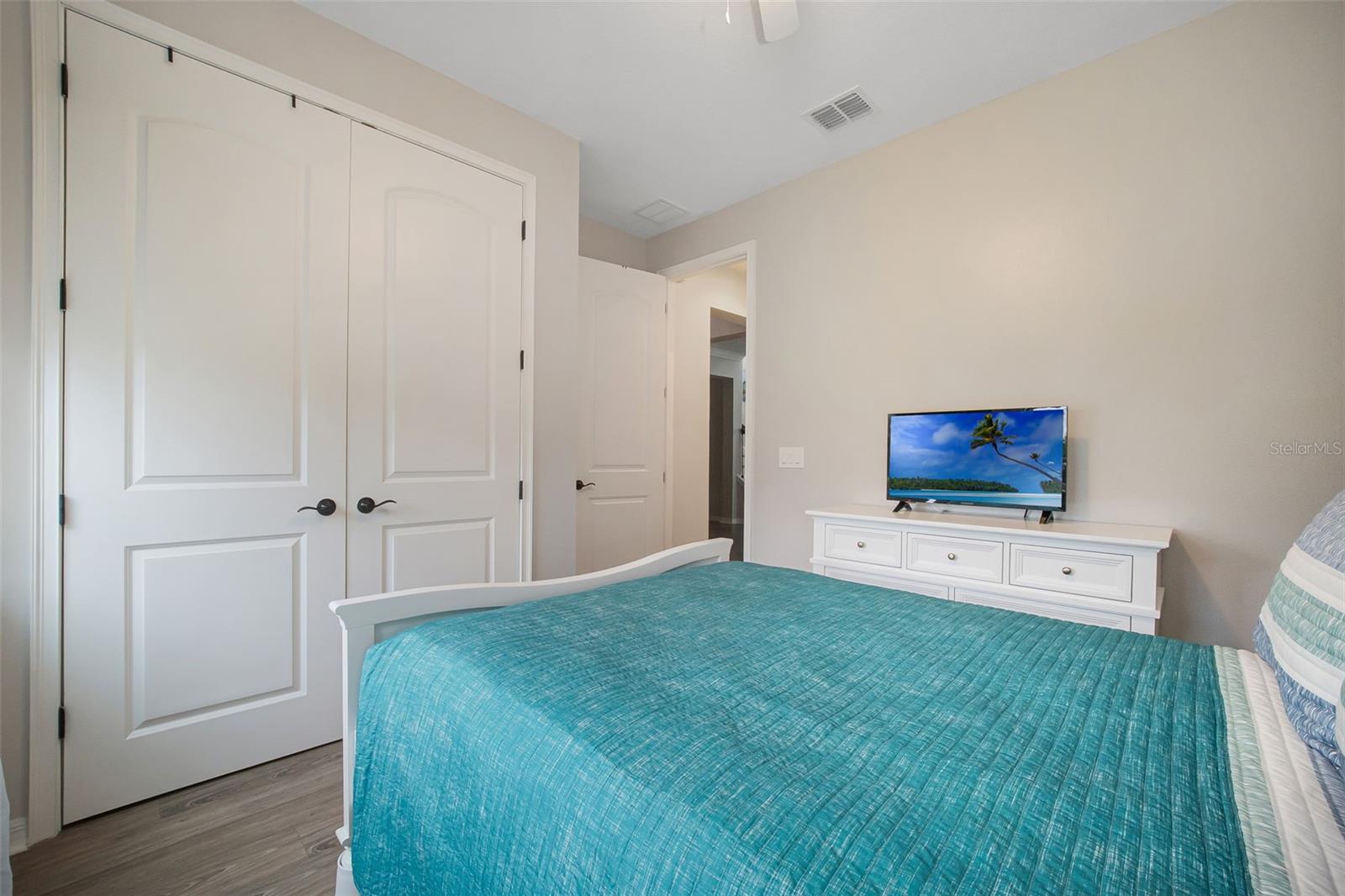 WATERSIDE/JOHNS LK-PH 2B - Residential