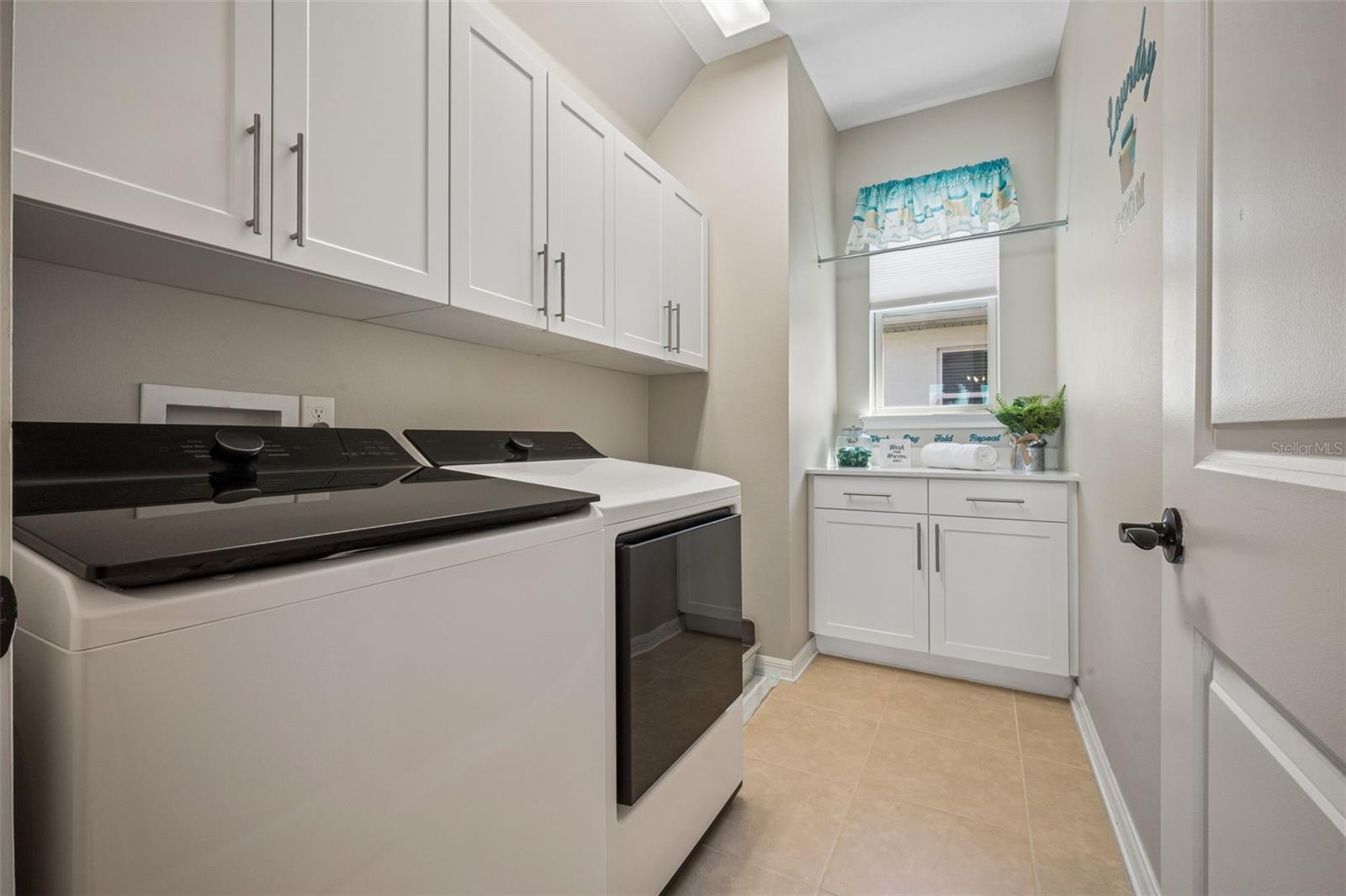 WATERSIDE/JOHNS LK-PH 2B - Residential