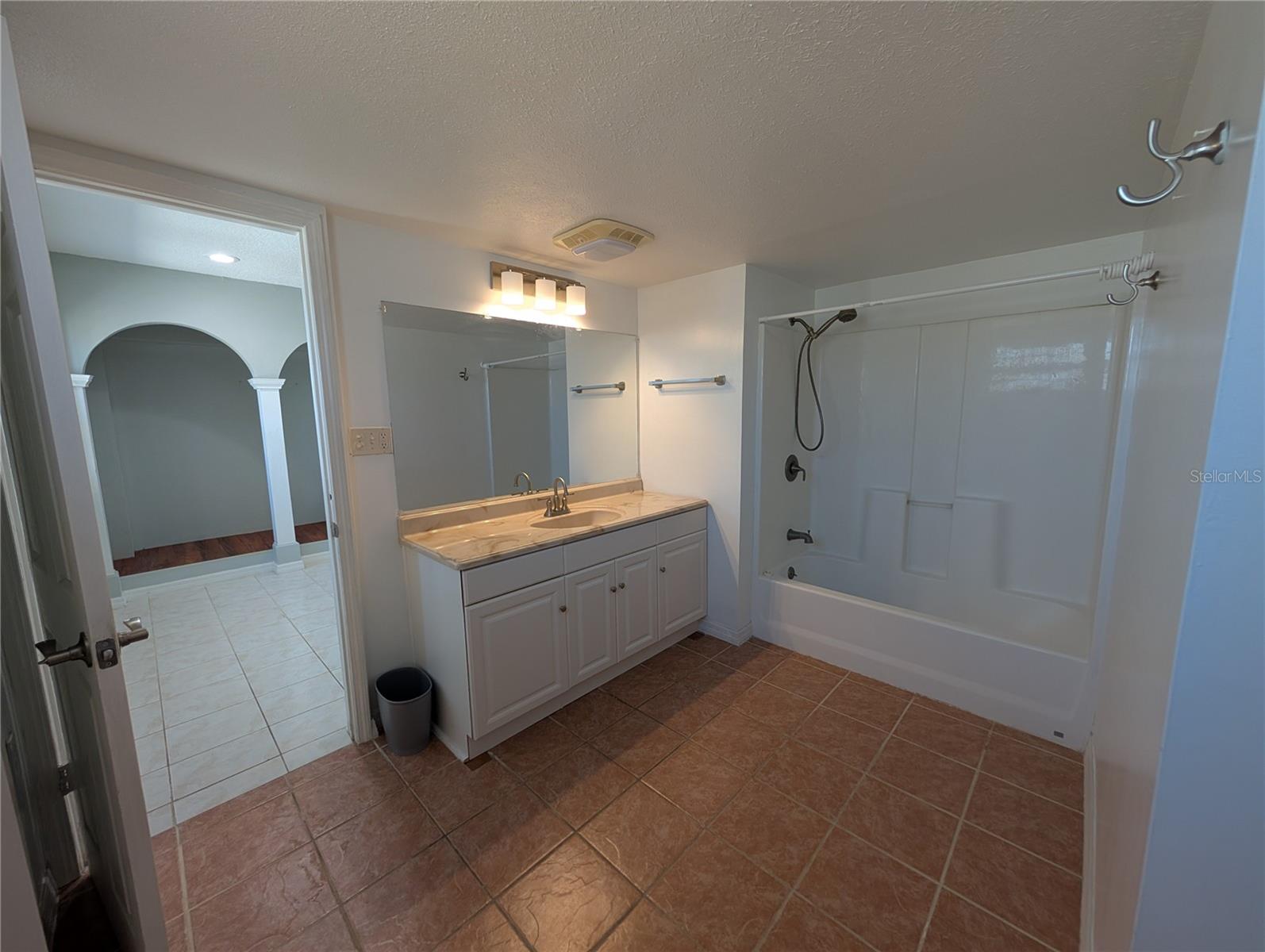 ORCHID LAKE VILLAGE - Residential Lease