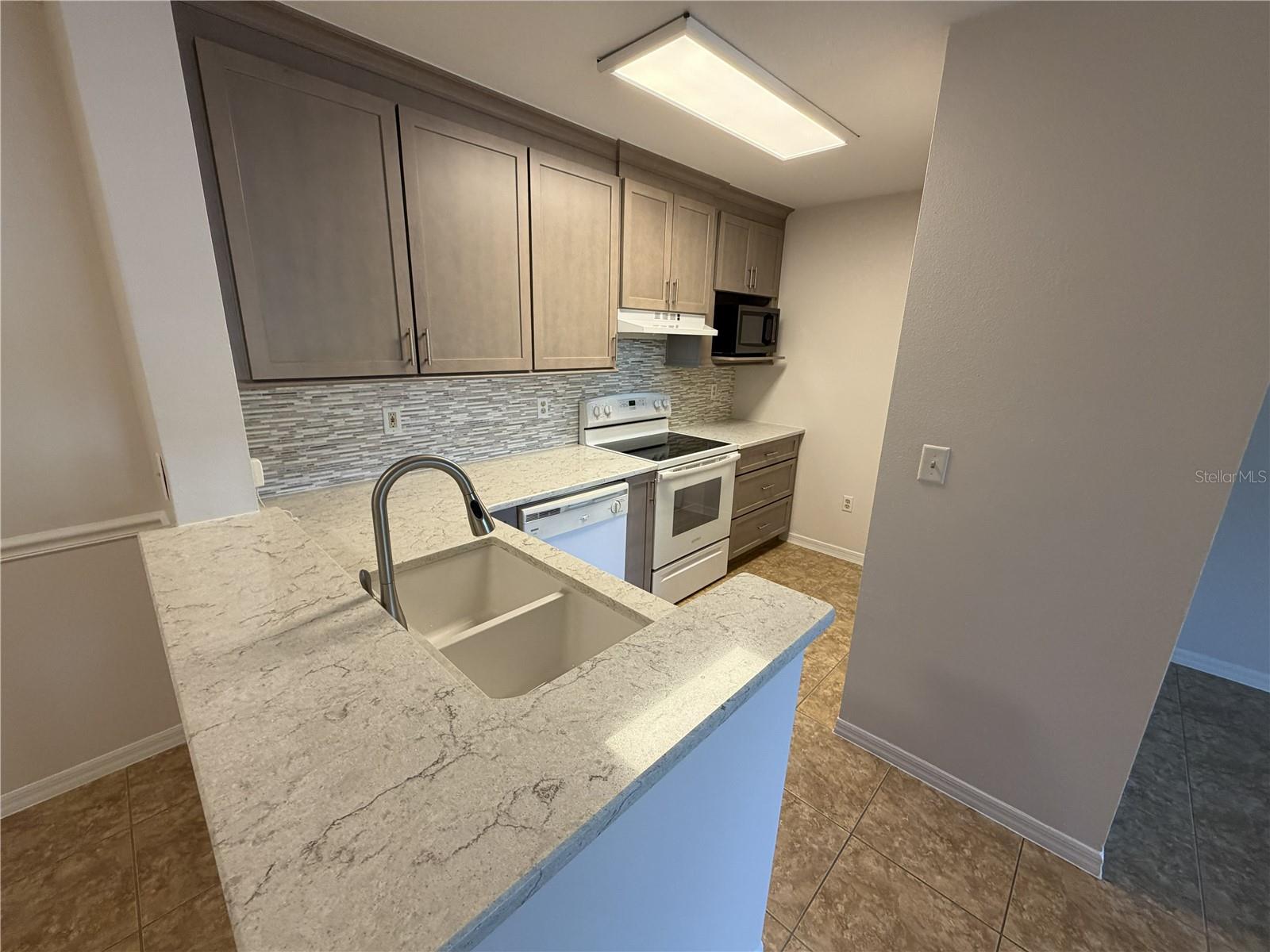 VILLAS AT LAKESIDE A CONDO - Residential