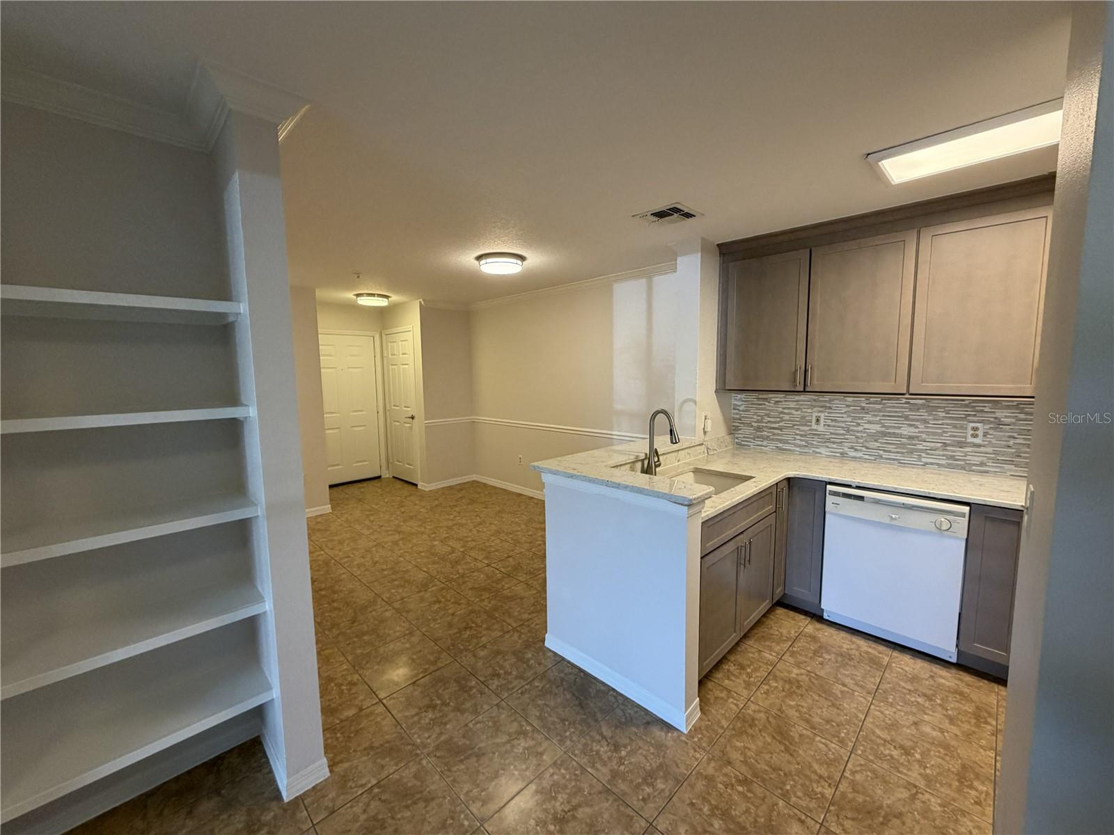 VILLAS AT LAKESIDE A CONDO - Residential