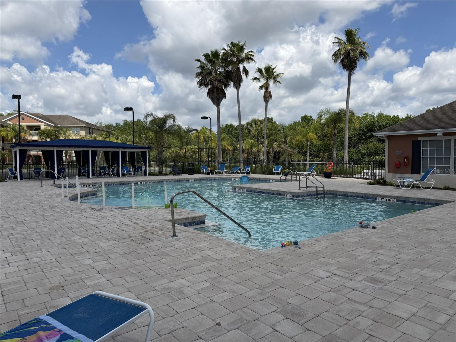 VILLAS AT LAKESIDE A CONDO - Residential