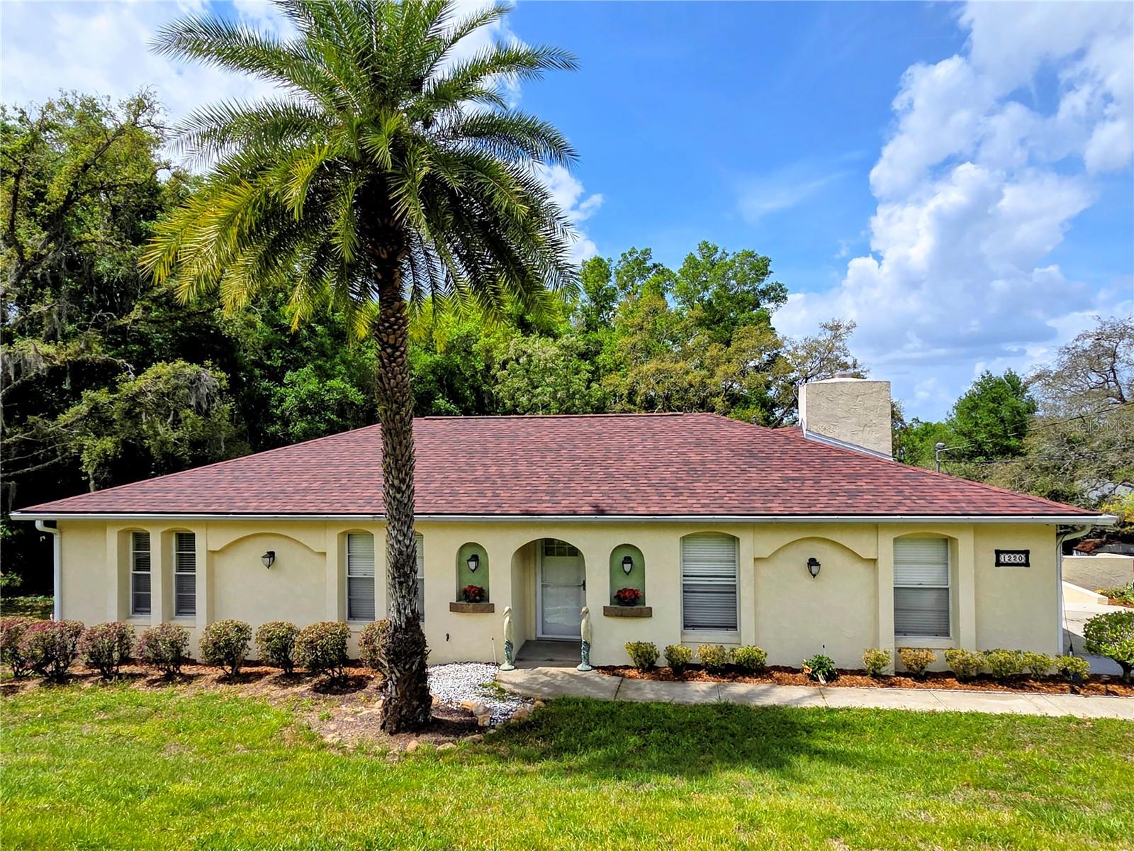 1220 COUNTRY CLUB ROAD