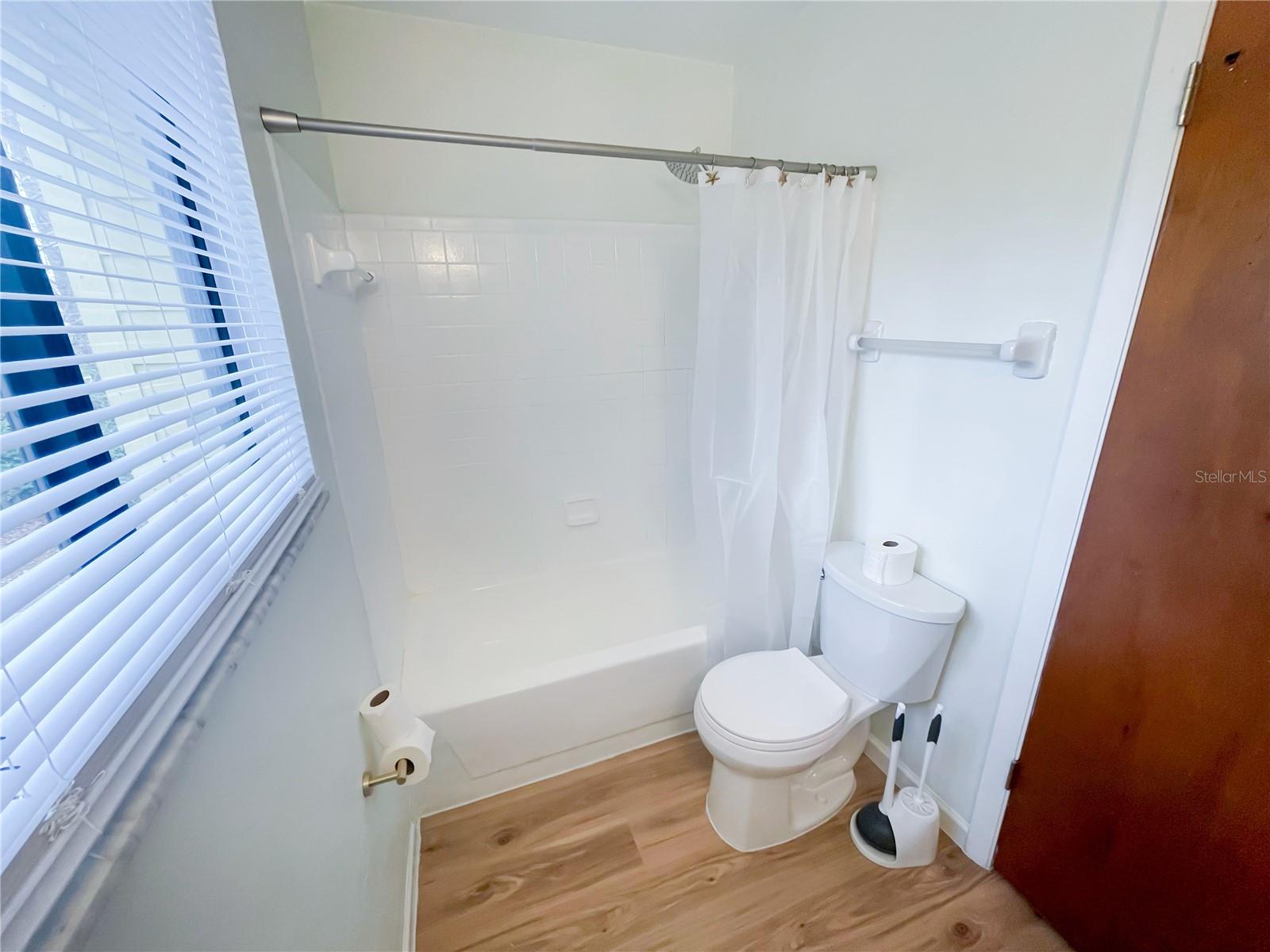 GRANTWOOD CONDO PH I - Residential