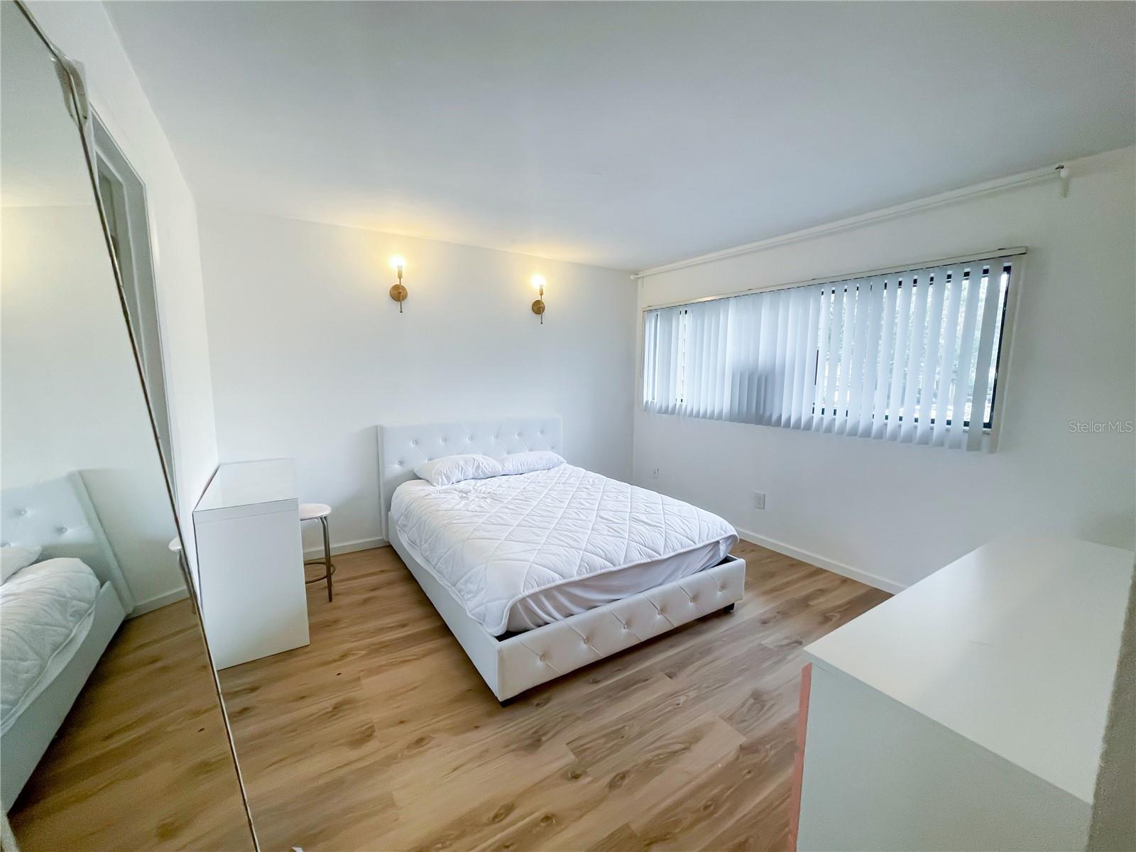 GRANTWOOD CONDO PH I - Residential