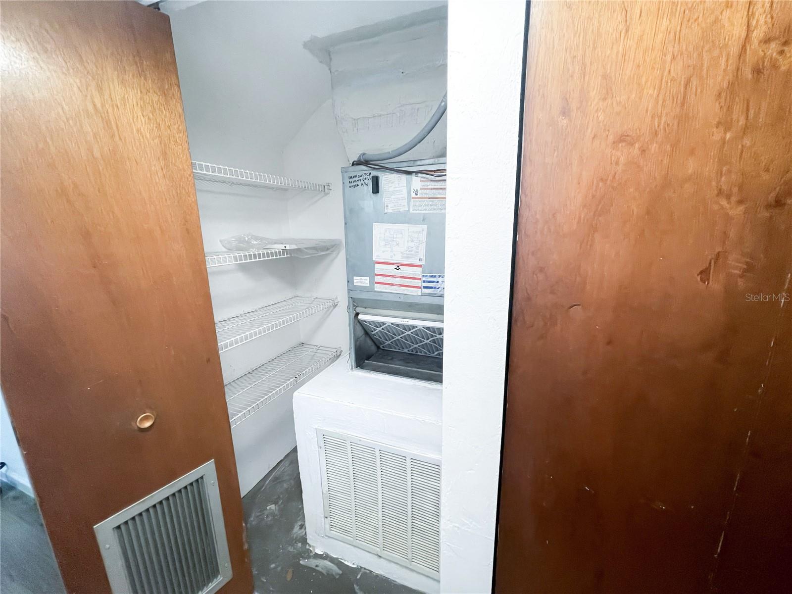 GRANTWOOD CONDO PH I - Residential