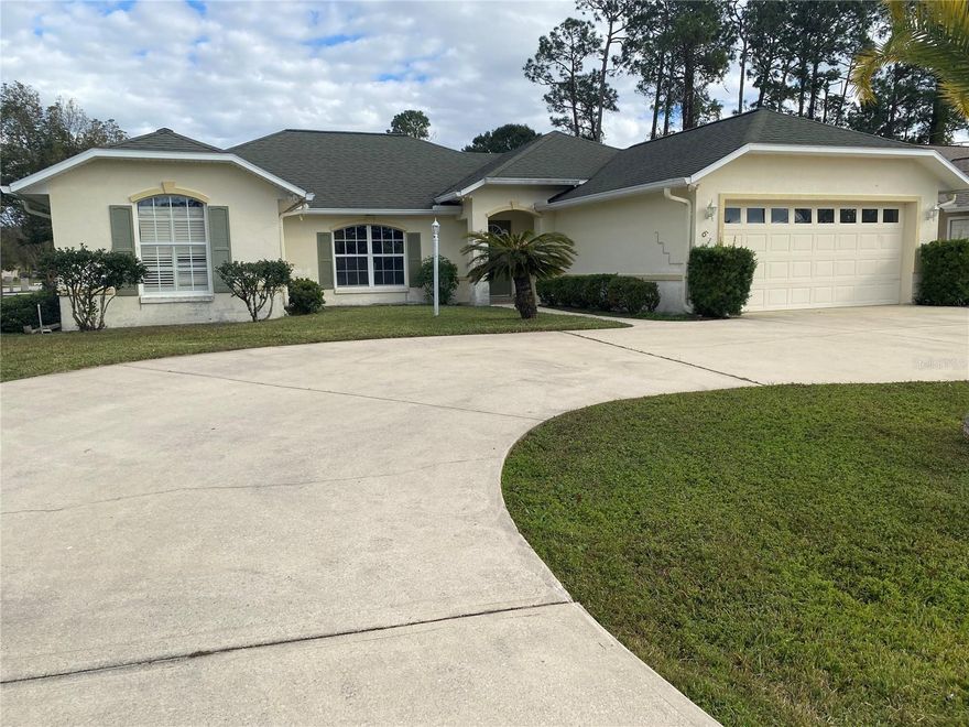 Move in ready and remodeled. No carpeting. Porcelain time and viny throughout the home. High ceilings. Kitchen has breakfast bar open to family room with sliders to large covered, screen lanai. Laundry room. 
Close to Schools, shopping, medical and our beautiful Beaches. Easy access to US1 and I95 makes it a short ride to St, Augustine and Daytona
