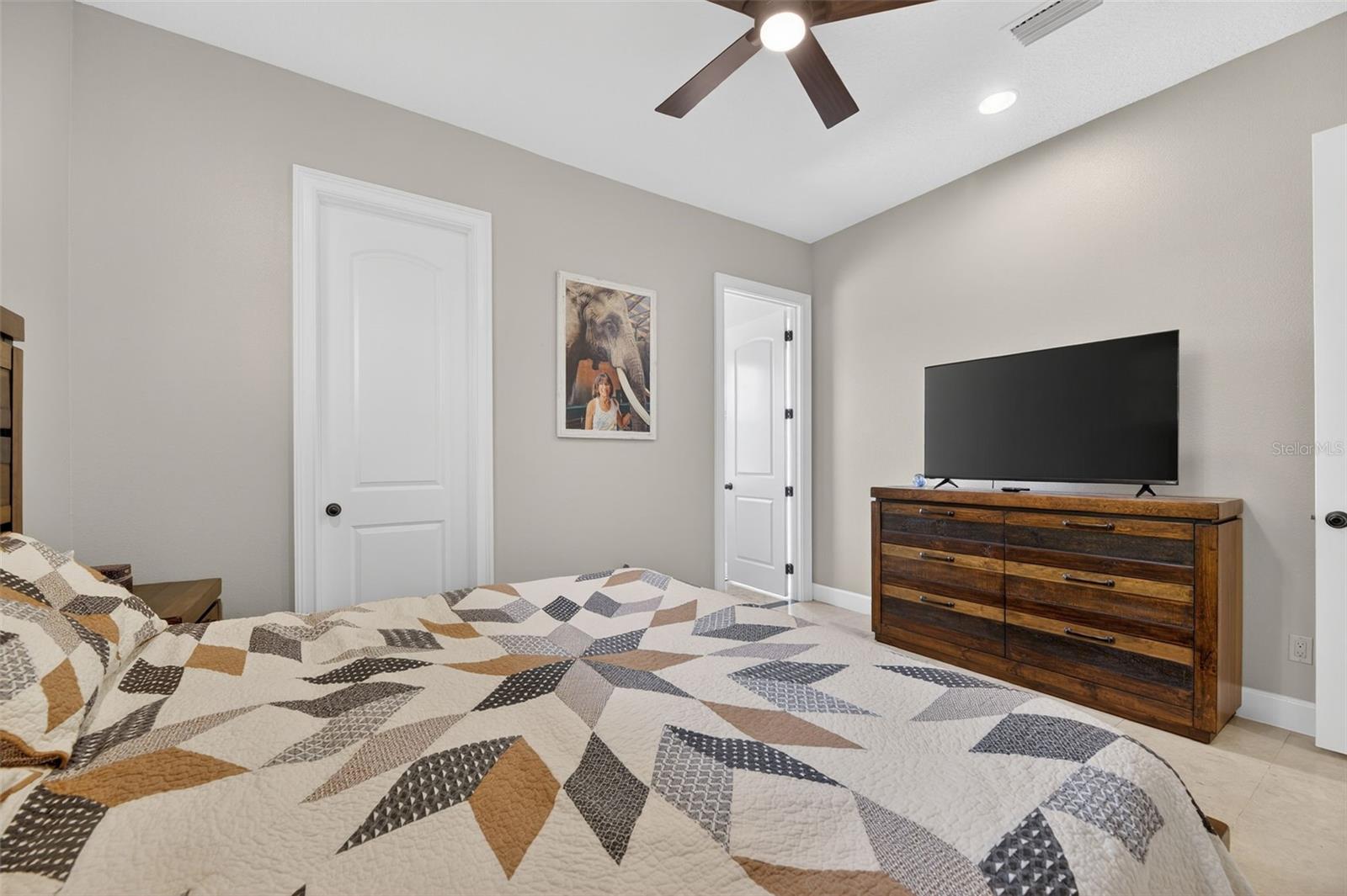 SYMPHONY ISLES UNIT FIVE - Residential