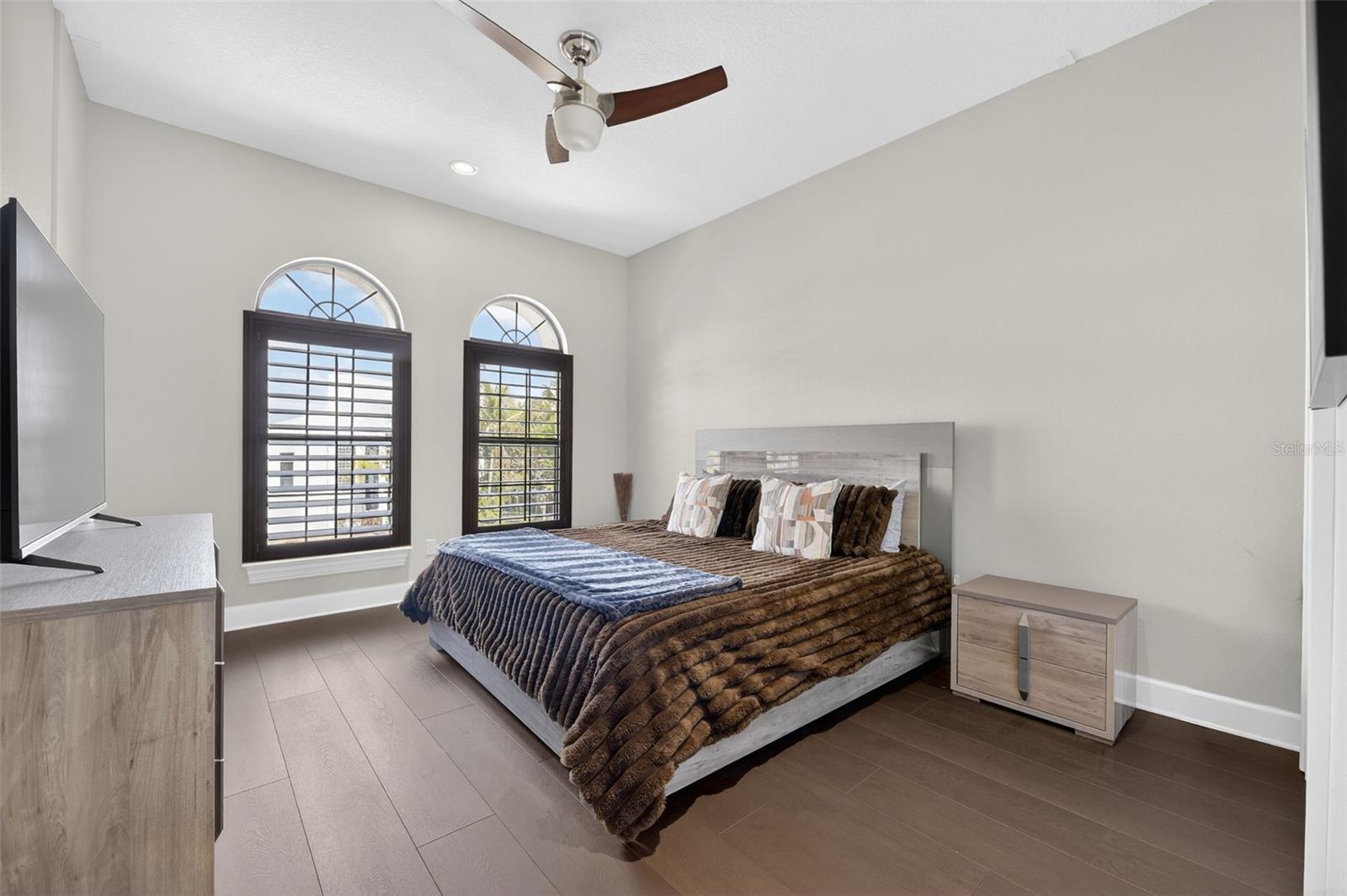 SYMPHONY ISLES UNIT FIVE - Residential