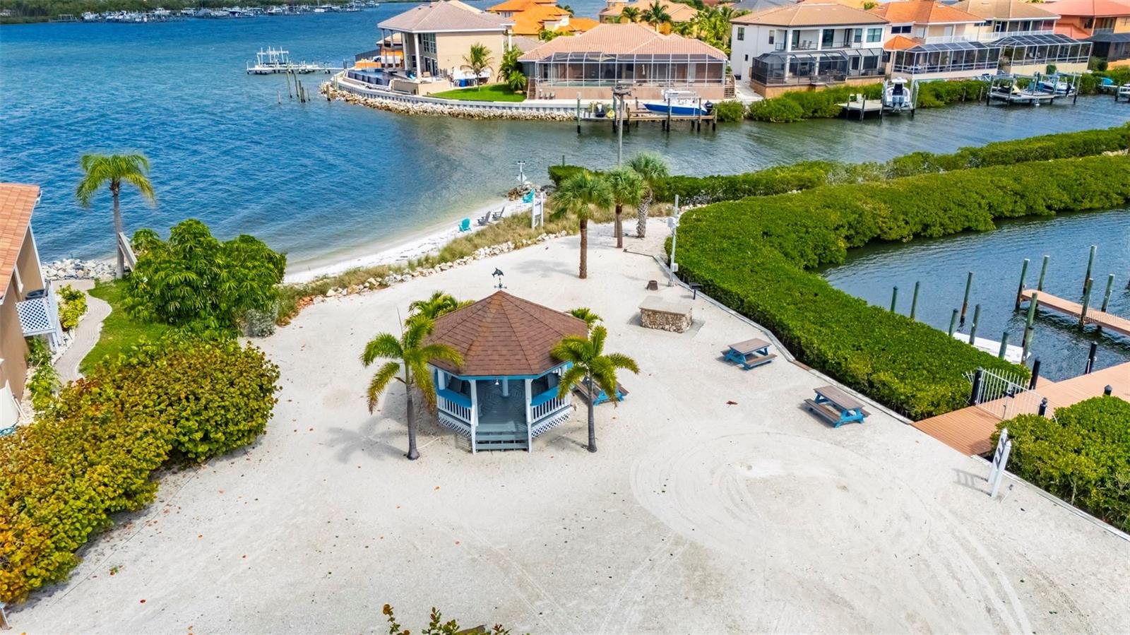 SYMPHONY ISLES UNIT FIVE - Residential