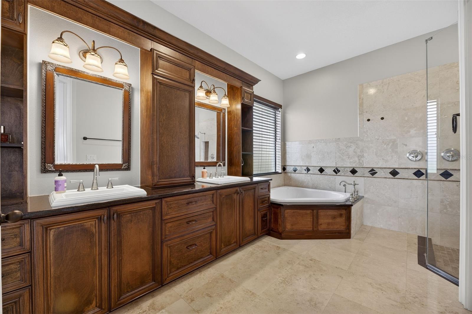 SYMPHONY ISLES UNIT FIVE - Residential