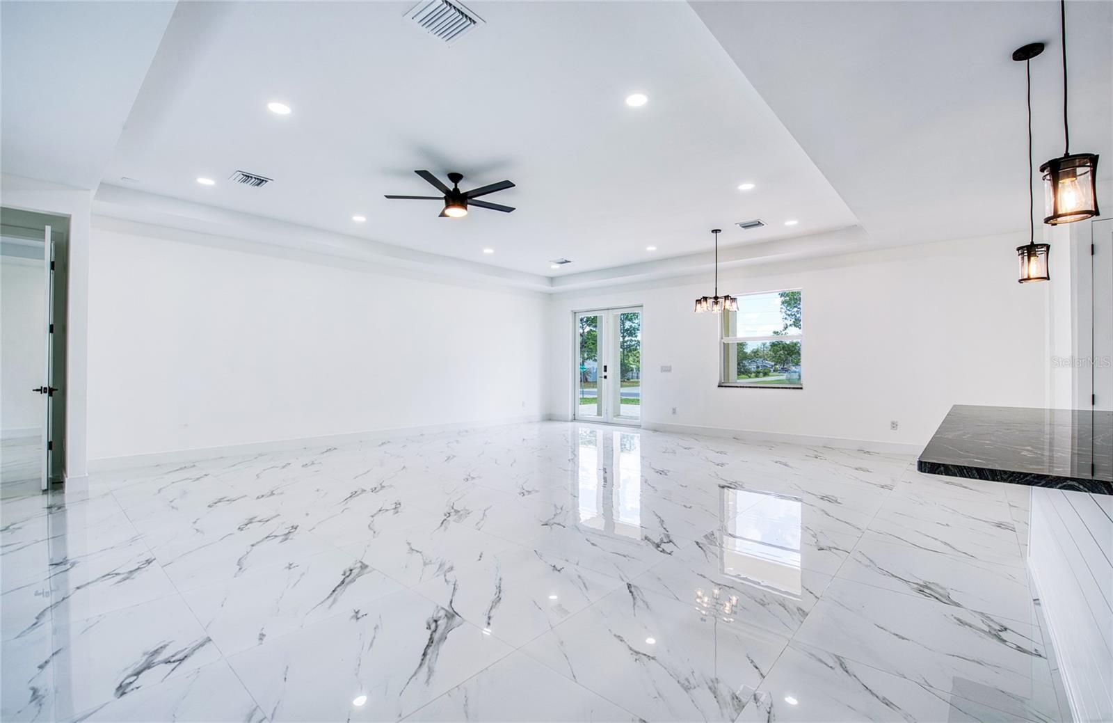 SPRING HILL - Residential