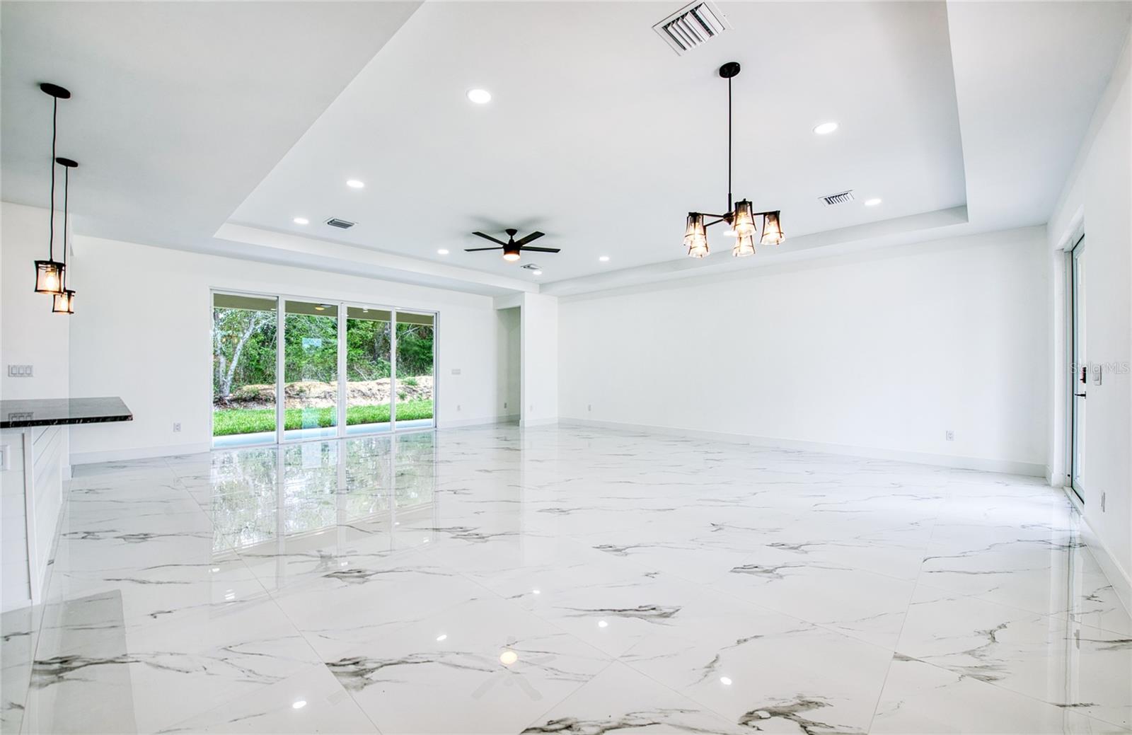 SPRING HILL - Residential
