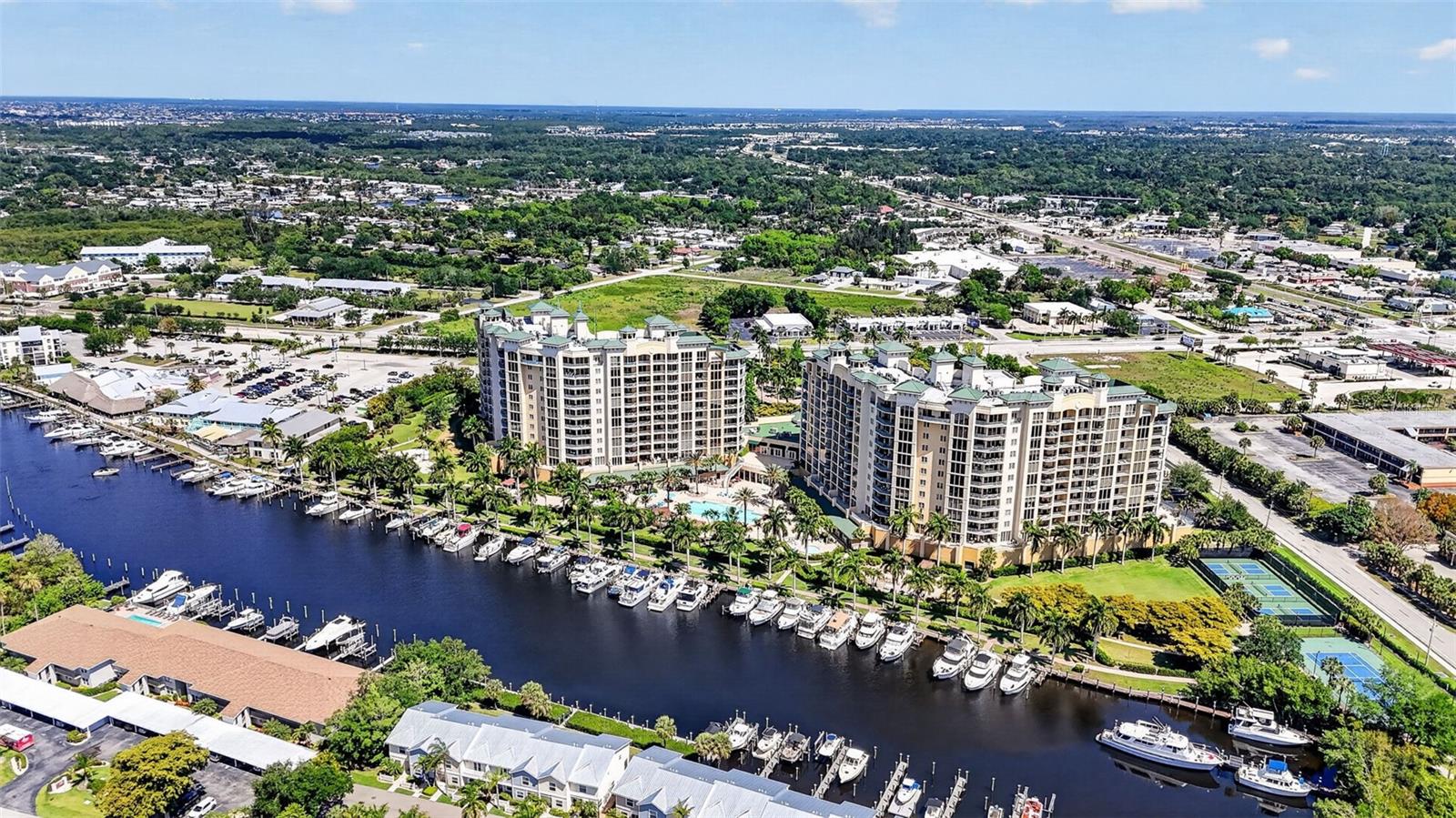 NORTH STAR YACHT CLUB - Residential