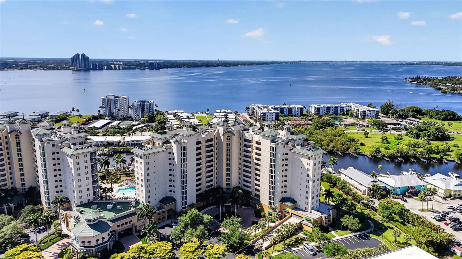 NORTH STAR YACHT CLUB - Residential