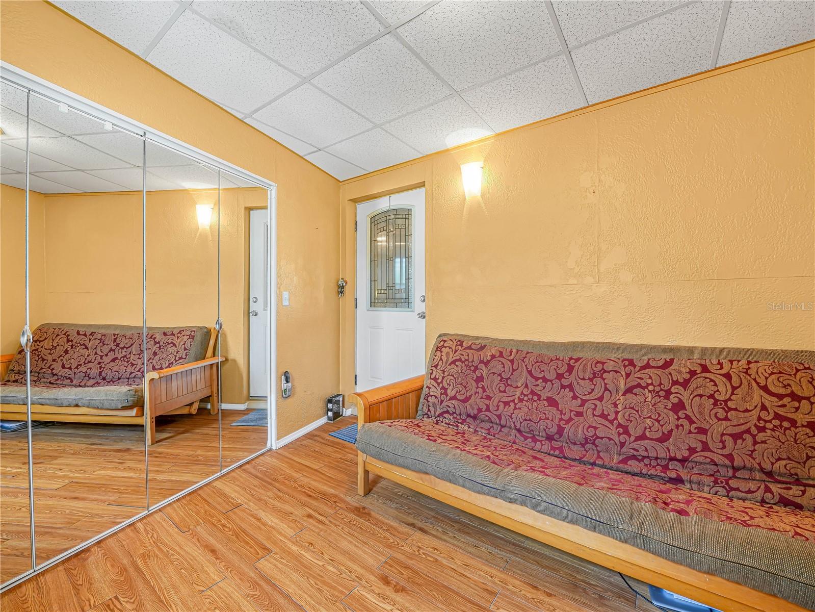 LAKESHORE CLUB - Residential