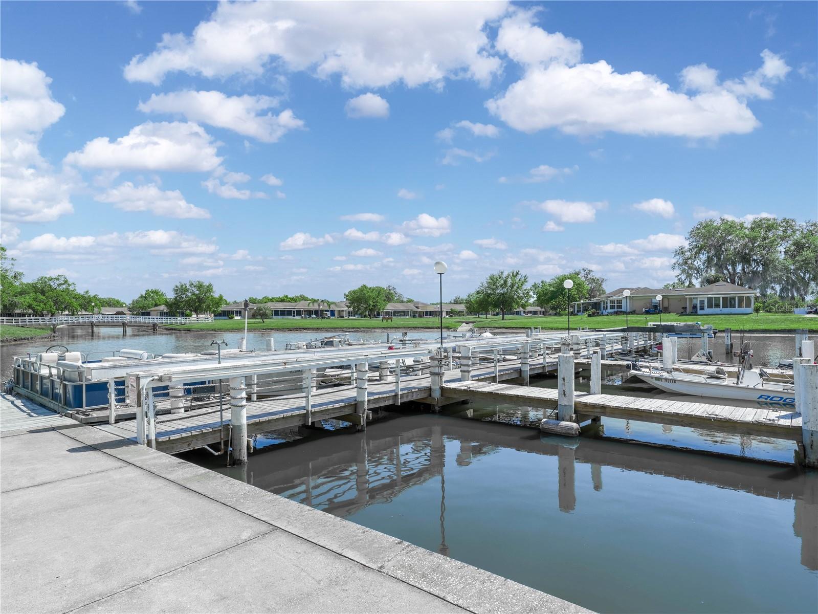 LAKESHORE CLUB - Residential