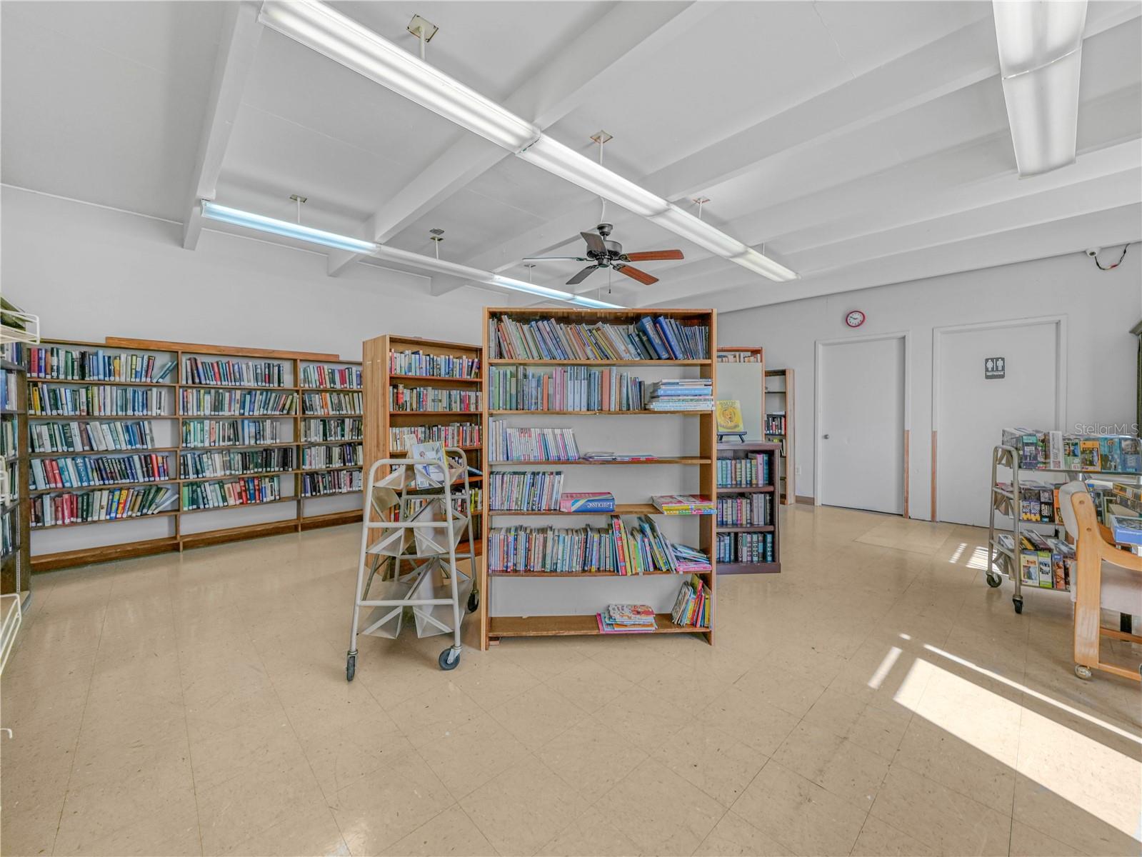 LAKESHORE CLUB - Residential