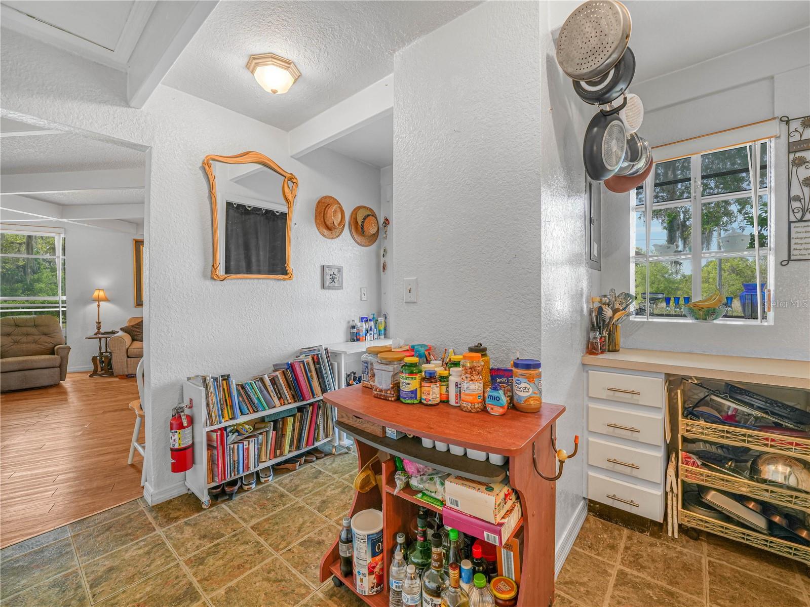 LAKESHORE CLUB - Residential