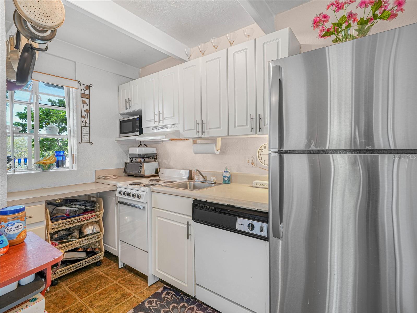 LAKESHORE CLUB - Residential