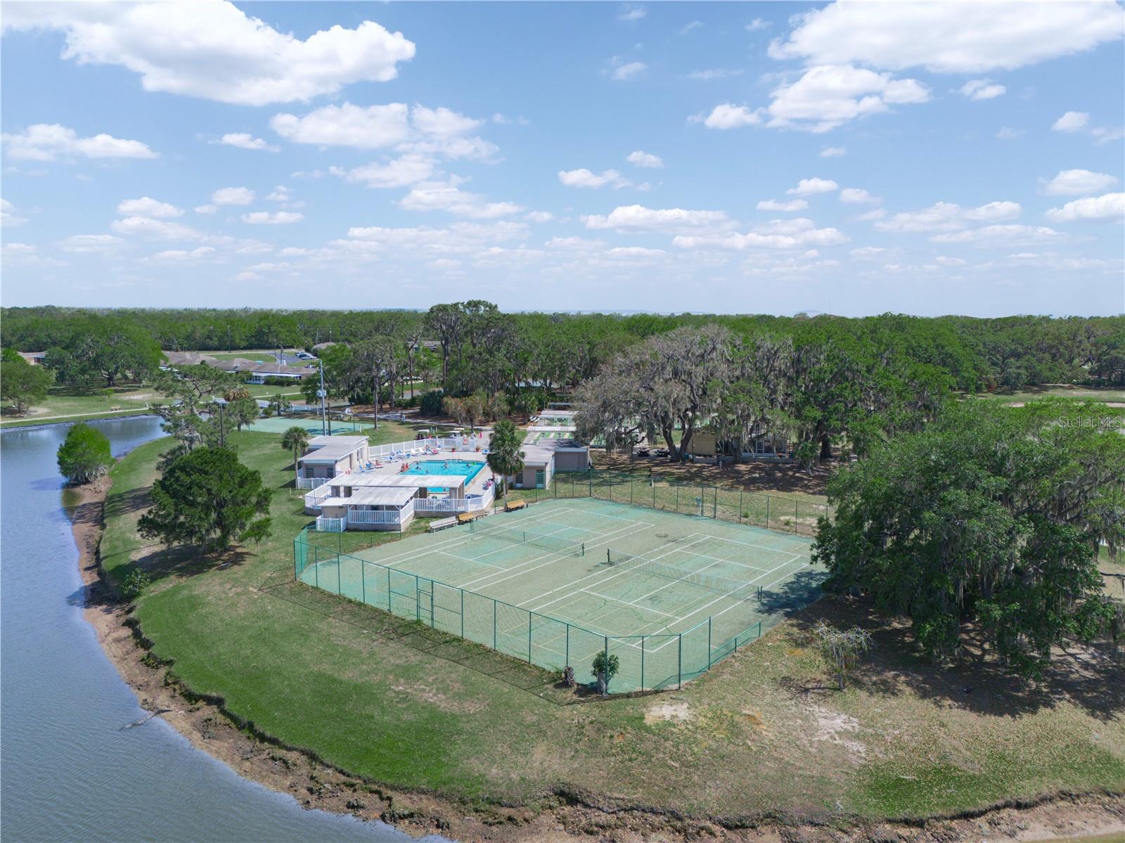 LAKESHORE CLUB - Residential