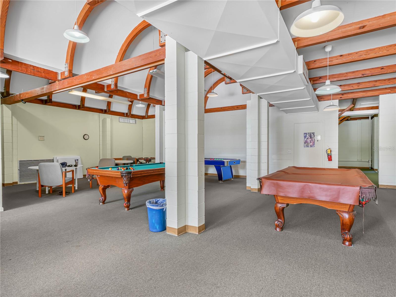 LAKESHORE CLUB - Residential