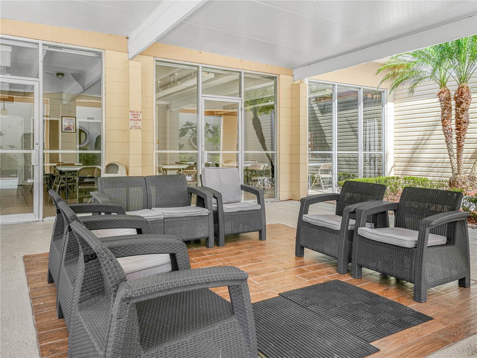 LAKESHORE CLUB - Residential