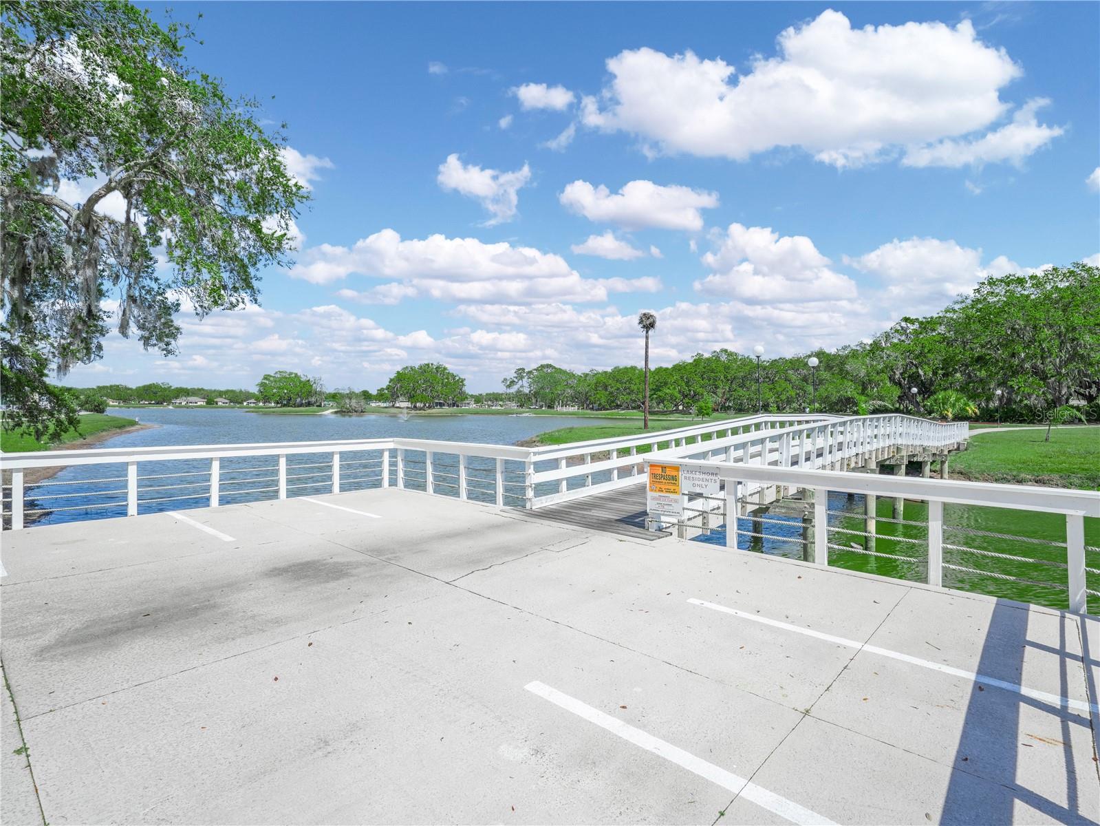 LAKESHORE CLUB - Residential