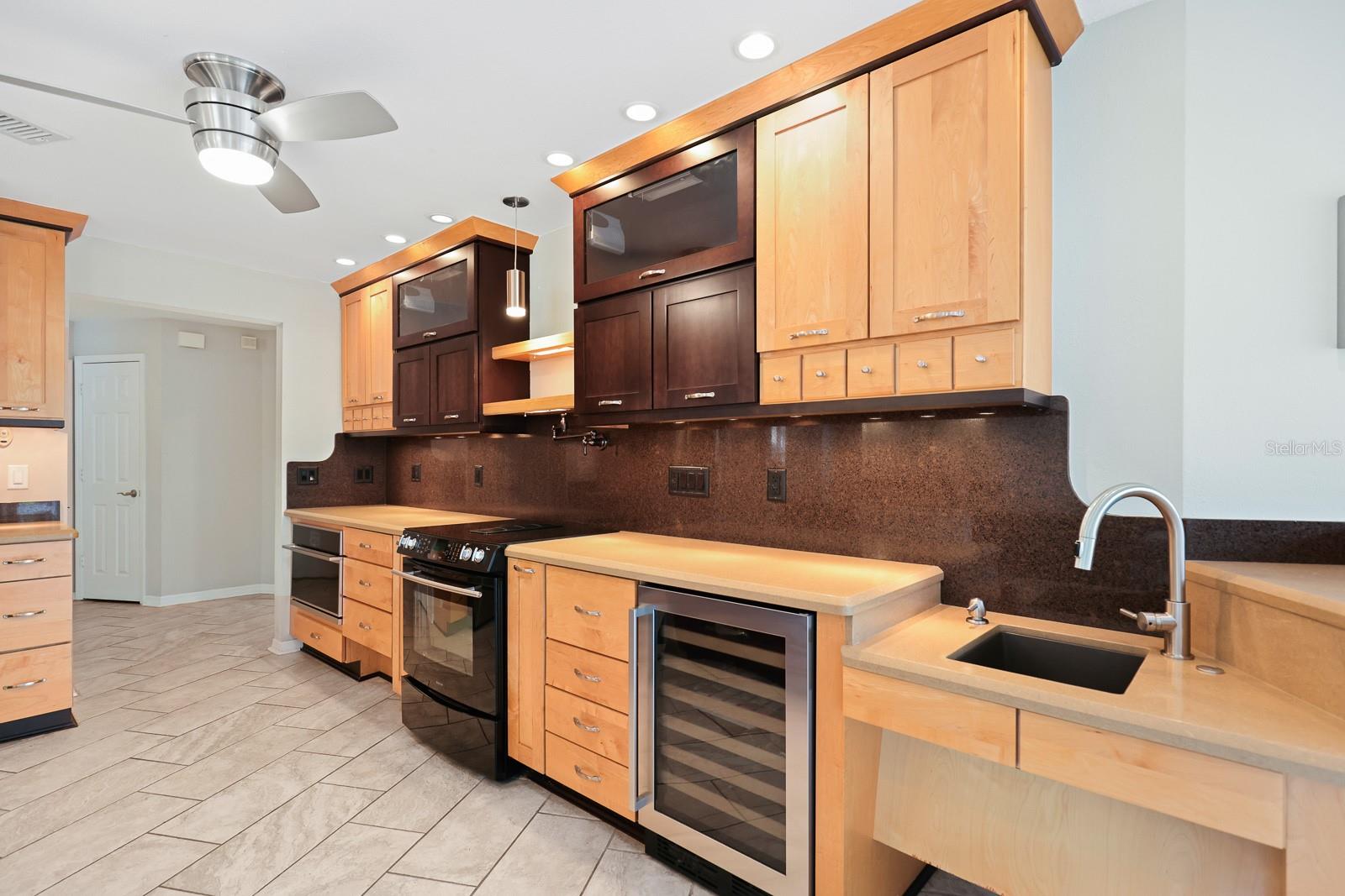 RIVER HILLS COUNTRY CLUB PARCE - Residential