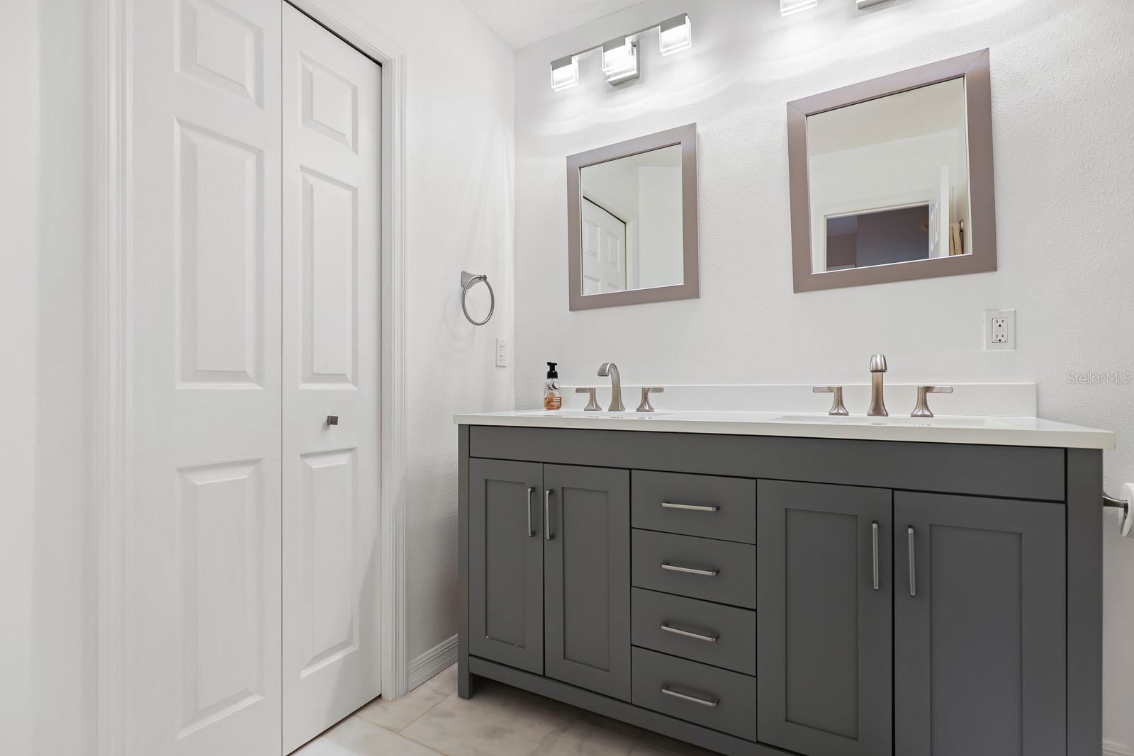 RIVER HILLS COUNTRY CLUB PARCE - Residential