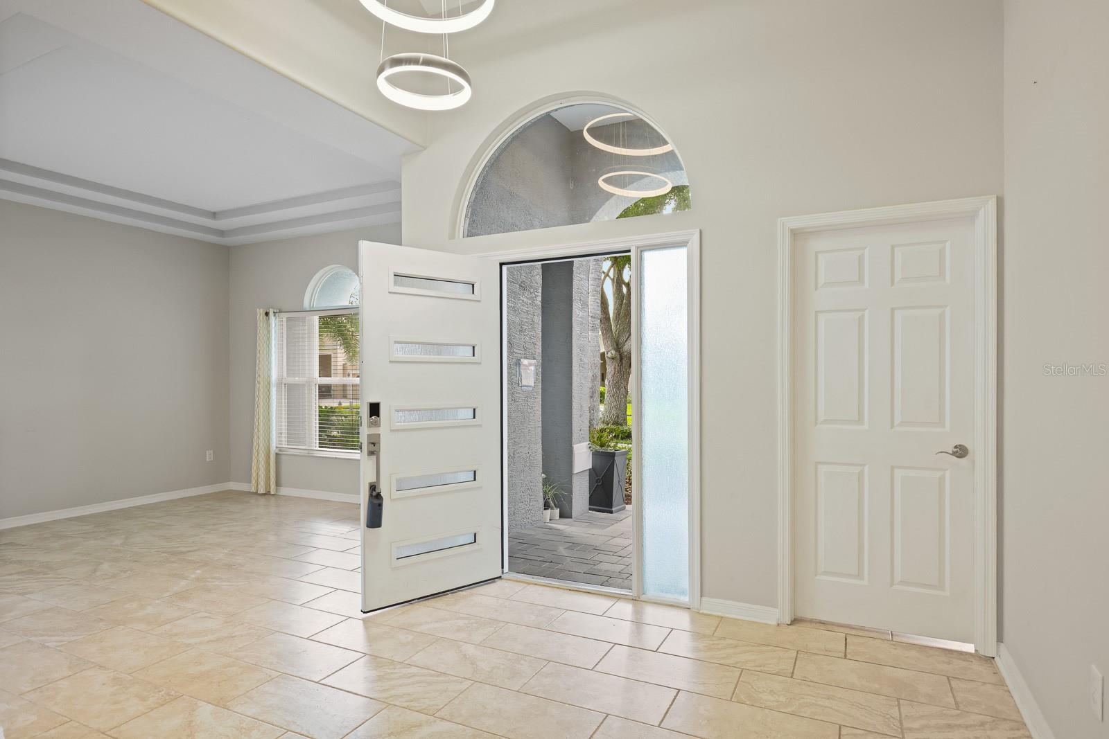 5208 LAUREL POINTE DRIVE