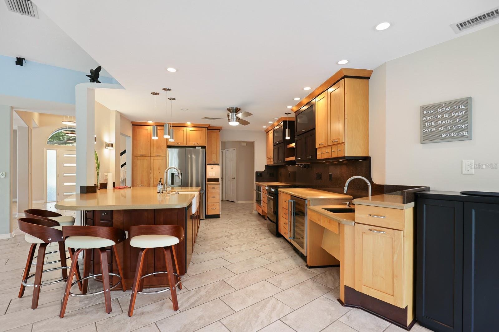 RIVER HILLS COUNTRY CLUB PARCE - Residential